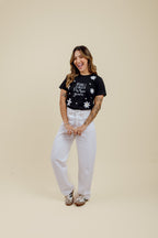 Camiseta Feminina Preta Frase “Amada e Coberta por Sua Graça”