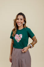 Camiseta Feminina Estampa de Coração Verde Escuro