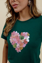 Camiseta Feminina Estampa de Coração Verde Escuro