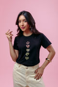Camiseta Feminina Preta Estampa 3 Corações