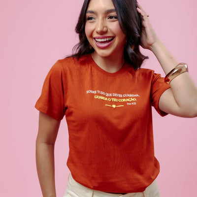 Camiseta Feminina Marrom Estampa Provérbios 4:23