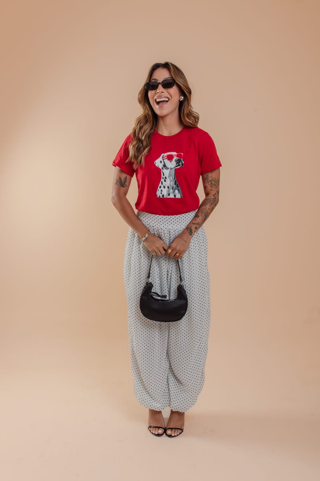 Camiseta Feminina Vermelha Estampa Cachorro